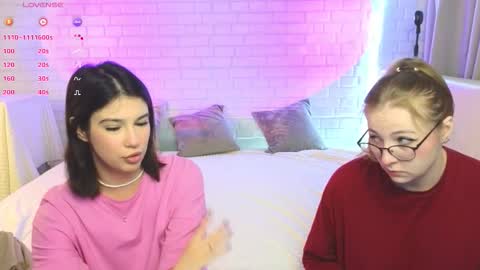 Snapshot of _ramune_ chatting on 25, 11, 2025 Merlizz Eva Jane Mila Nicole left to right online show from 25, 11, 2025