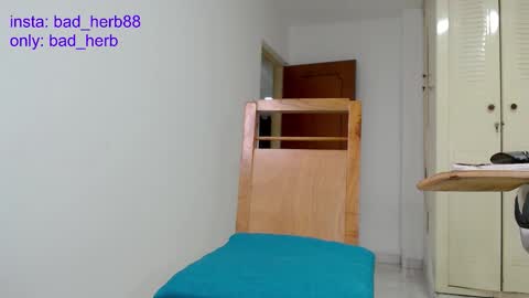 Alejandra  online show from 17, 11, 2025