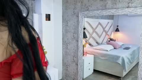 Snapshot of _saara_evans_ chatting on 5, 11, 2025 Sara online show from 5, 11, 2025