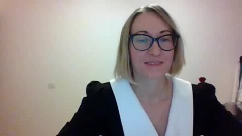 Snapshot of _sandyqueen__ chatting on 4, 12, 2025 _sandyqueen__ online show from 4, 12, 2025