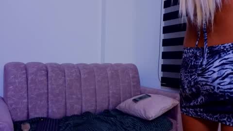 Scarlett online show from 3, 12, 2025