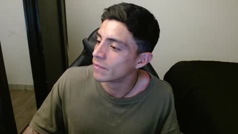 Snapshot of _schnnneider_ chatting on 26, 10, 2025 SCHNEIDER online show from 26, 10, 2025