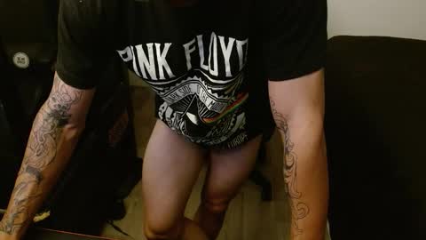 Snapshot of _schnnneider_ chatting on 28, 10, 2025 SCHNEIDER online show from 28, 10, 2025