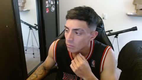 Snapshot of _schnnneider_ chatting on 12, 4, 2026 SCHNEIDER online show from 12, 4, 2026