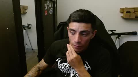 Snapshot of _schnnneider_ chatting on 21, 4, 2026 SCHNEIDER online show from 21, 4, 2026