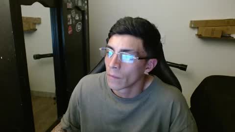 Snapshot of _schnnneider_ chatting on 28, 4, 2026 SCHNEIDER online show from 28, 4, 2026