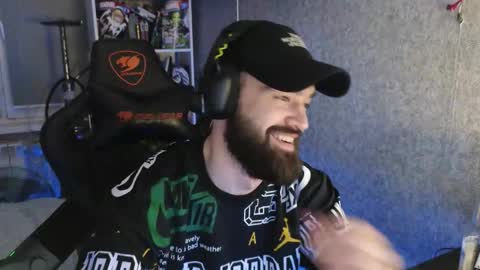 Snapshot of _serious_man chatting on 15, 12, 2025 Ask me online show from 15, 12, 2025