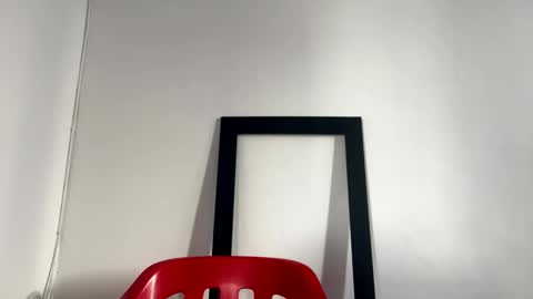 Juan Pablo-independent model online show from 3, 11, 2025