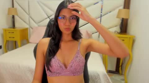 Snapshot of _skinnydoll chatting on 11, 9, 2025 Lana online show from 11, 9, 2025