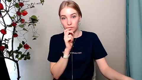 Snapshot of _snow_queen__ chatting on 17, 3, 2026 Rachel online show from 17, 3, 2026