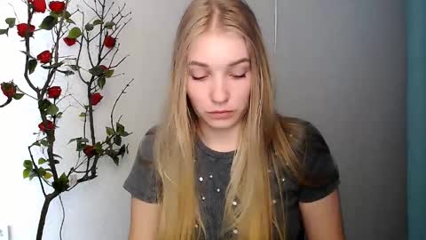 Snapshot of _snow_queen__ chatting on 1, 4, 2026 Rachel online show from 1, 4, 2026