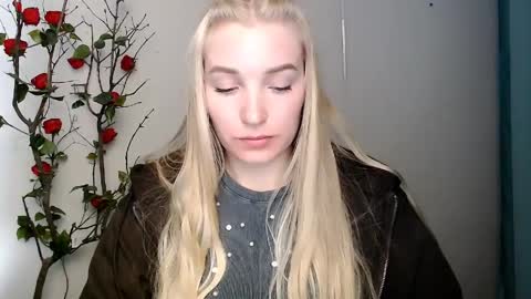 Snapshot of _snow_queen__ chatting on 8, 4, 2026 Rachel online show from 8, 4, 2026