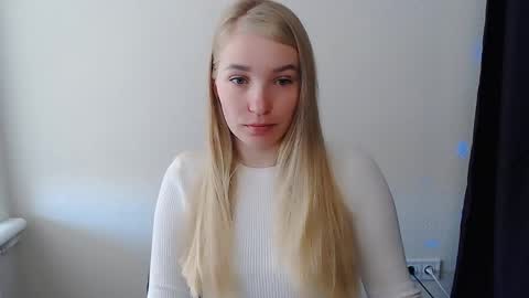 Snapshot of _snow_queen__ chatting on 15, 4, 2026 Rachel online show from 15, 4, 2026