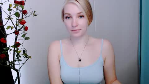 Snapshot of _snow_queen__ chatting on 17, 4, 2026 Rachel online show from 17, 4, 2026