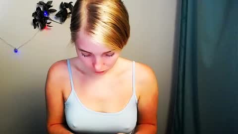 Snapshot of _snow_queen__ chatting on 16, 5, 2026 Rachel online show from 16, 5, 2026
