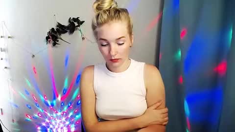 Snapshot of _snow_queen__ chatting on 24, 5, 2026 Rachel online show from 24, 5, 2026