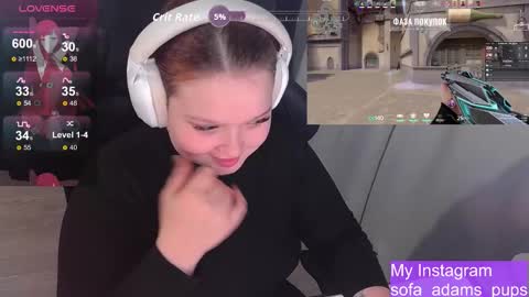 Snapshot of _sofia_adam_ chatting on 4, 11, 2025 pups online show from 4, 11, 2025