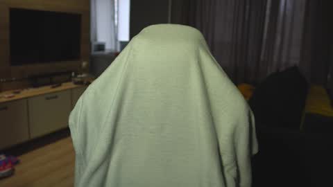 OLIVERpvt is open online show from 17, 10, 2025