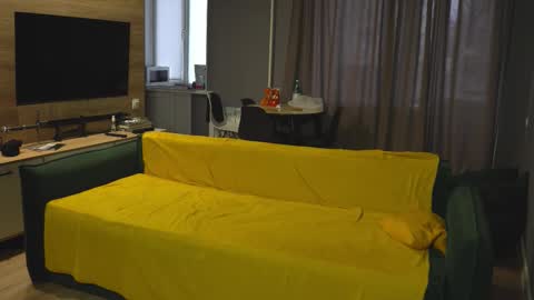 OLIVERpvt is open online show from 23, 10, 2025