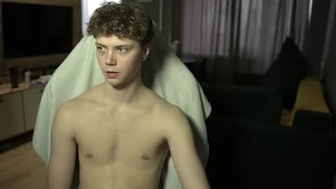 OLIVERpvt is open online show from 27, 3, 2026