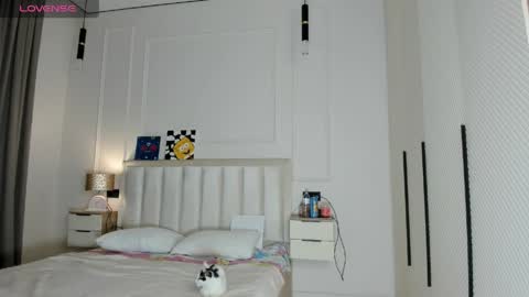 Snapshot of _soyeon chatting on 13, 4, 2026 SoYeon online show from 13, 4, 2026