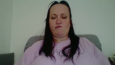 Snapshot of _squirty_pussyyy_ chatting on 2, 10, 2025 Melisa online show from 2, 10, 2025