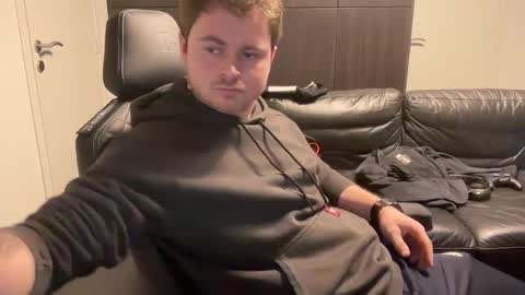 _stevie___ online show from 4, 1, 2025