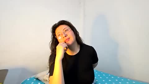 Snapshot of _sweet_melodyy chatting on 12, 3, 2026 _sweet_melodyy online show from 12, 3, 2026