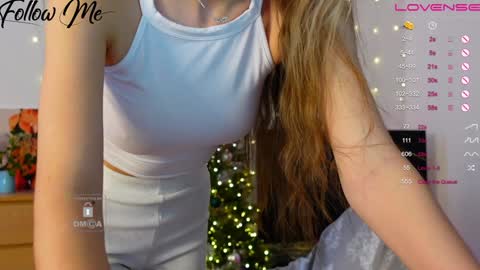 Snapshot of _sweetcams_ chatting on 7, 12, 2024 Dasha  online show from 7, 12, 2024
