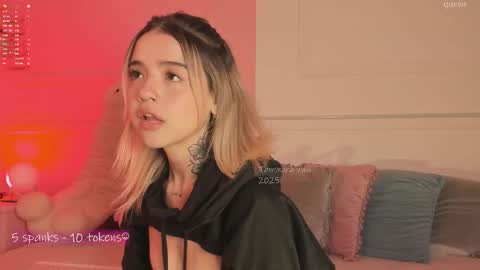 Snapshot of _tammarra_ chatting on 10, 9, 2025 _tammarra_ online show from 10, 9, 2025
