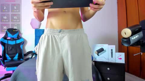 Snapshot of _taylor_black chatting on 24, 9, 2025 Taylor online show from 24, 9, 2025