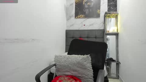 Snapshot of _tinny_hot chatting on 15, 1, 2026 tinny online show from 15, 1, 2026