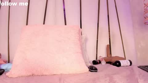 Snapshot of _tinyrousse_ chatting on 23, 2, 2025 Rousse online show from 23, 2, 2025