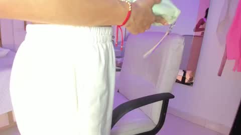 Snapshot of _tinyrousse_ chatting on 16, 12, 2025 Rousse online show from 16, 12, 2025