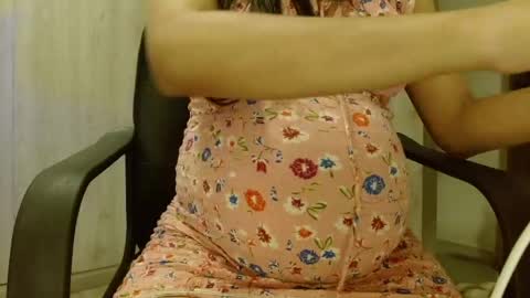 Snapshot of _tinyrousse_ chatting on 27, 4, 2026 Rousse online show from 27, 4, 2026