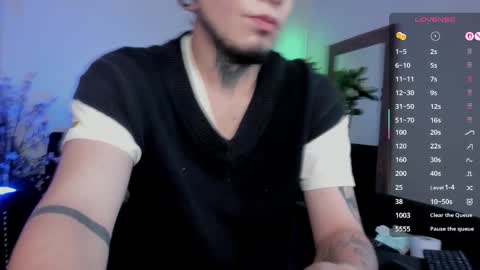 Snapshot of _tyler_joness chatting on 14, 12, 2025 Tyler online show from 14, 12, 2025