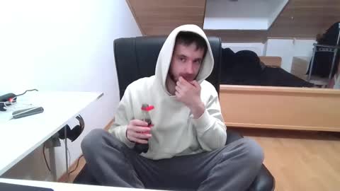 Snapshot of _v_l_a_d_ chatting on 7, 11, 2025 Vlad online show from 7, 11, 2025