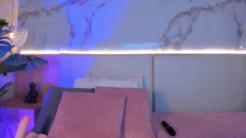 Snapshot of _valeryysmith_ chatting on 24, 11, 2025 Valery online show from 24, 11, 2025