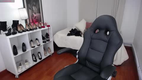 Snapshot of _victoria_collins chatting on 19, 12, 2024 Sol online show from 19, 12, 2024