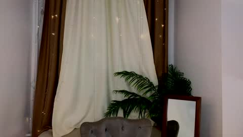 Violet online show from 5, 12, 2024