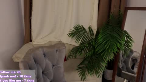 Violet online show from 31, 1, 2025