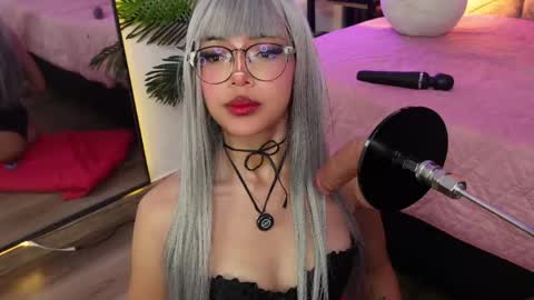Snapshot of _viollettenoir_ chatting on 8, 6, 2026 online show from 8, 6, 2026