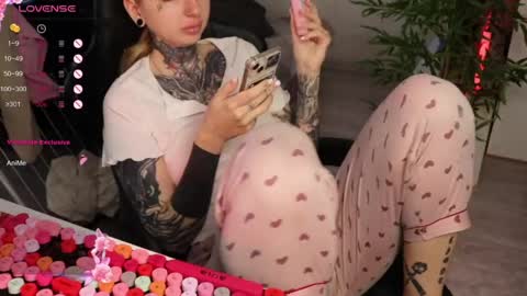Snapshot of _viv1an_ chatting on 29, 4, 2026 Alis online show from 29, 4, 2026