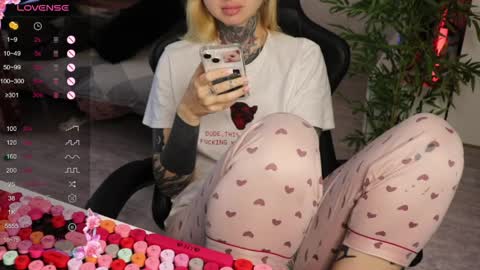Snapshot of _viv1an_ chatting on 8, 5, 2026 Alis online show from 8, 5, 2026