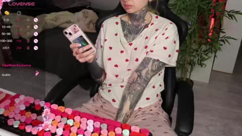 Snapshot of _viv1an_ chatting on 26, 5, 2026 Alis online show from 26, 5, 2026