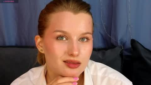 Snapshot of _watchmesmile_ chatting on 26, 4, 2026 _watchmesmile_ online show from 26, 4, 2026