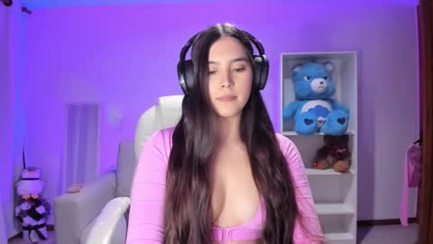 Fernanda  online show from 6, 11, 2025