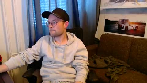 Snapshot of _whoisthatguy_ chatting on 15, 5, 2026 _whoisthatguy_ online show from 15, 5, 2026