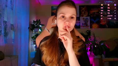 Snapshot of _witch__ chatting on 23, 12, 2025 Enni online show from 23, 12, 2025