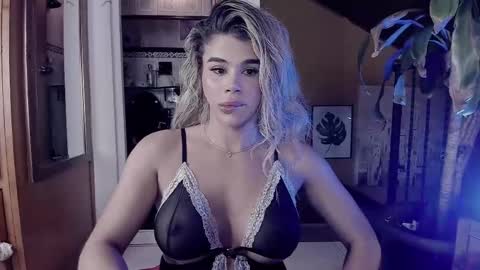 Nadien online show from 28, 2, 2025